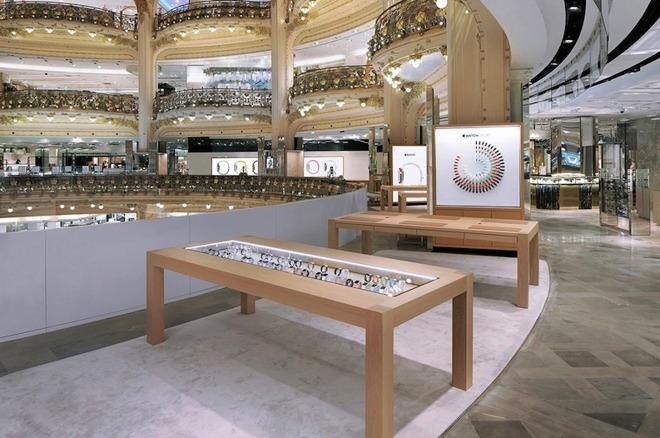 photo of Massive sales floor for Apple Watch in Galeries Lafayette closing in January image