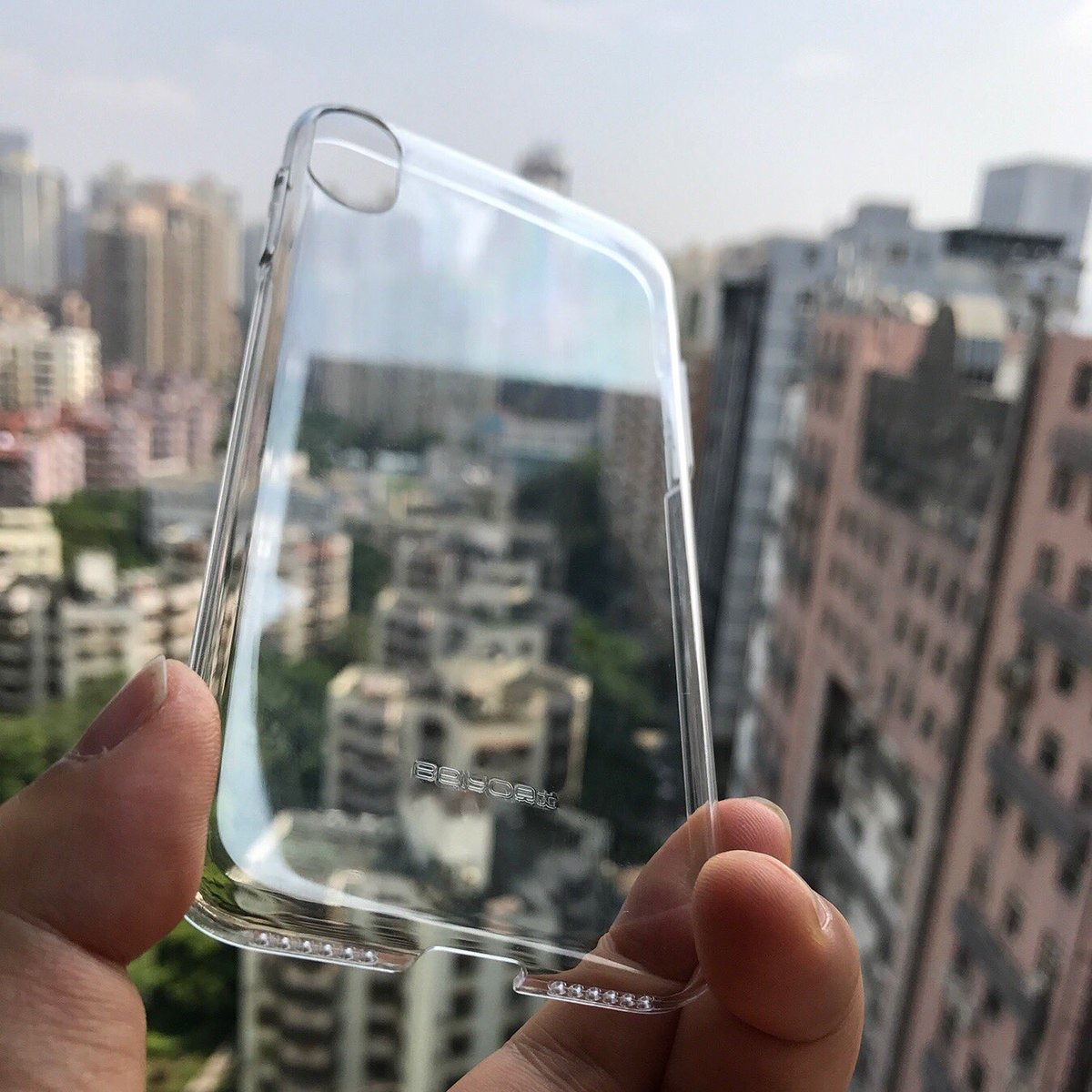 photo of Chinese manufacturer gambles on new case based on alleged 'iPhone 8' schematics image