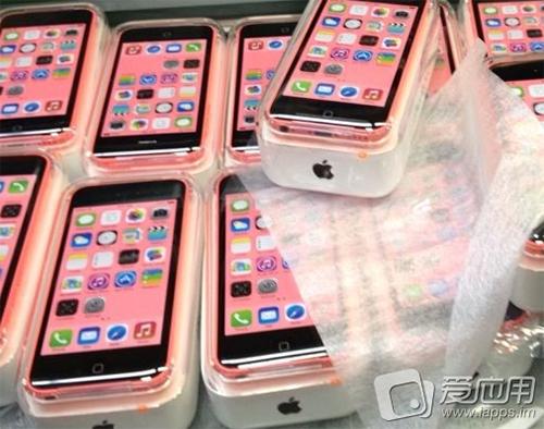 Appleの噂の「iPhone 5C」クイックスタートガイド、小売パッケージが撮影されたと報じられている