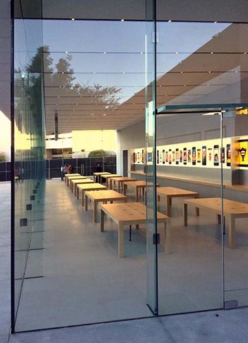 Stanford Apple Store