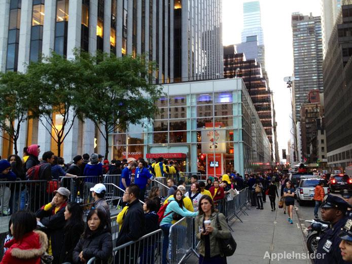 Já tem gente fazendo fila para o iPhone 5 na Apple Store Fifth