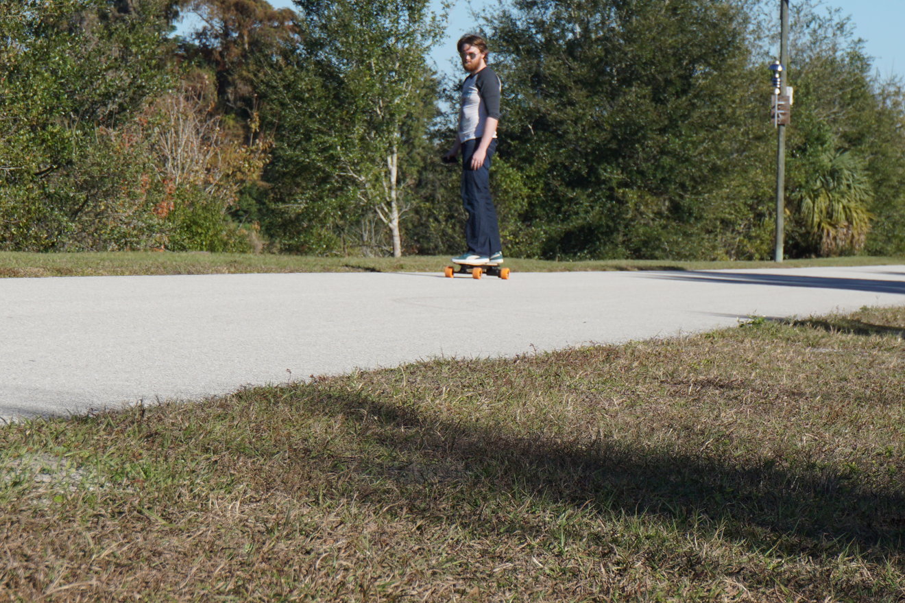 Review: Yuneec E-Go, an iPhone-connected electric skateboard