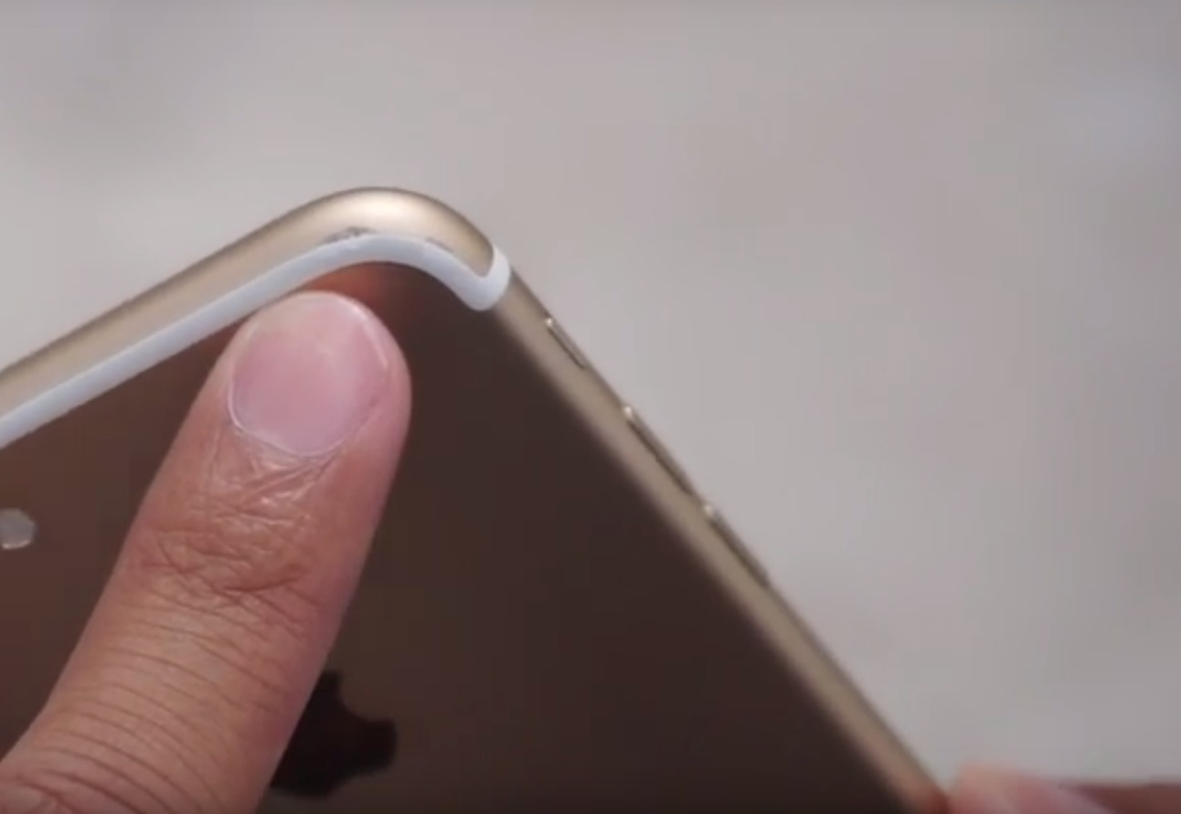 Apple's iPhone 7 & 7 Plus survive early drop & water tests | AppleInsider