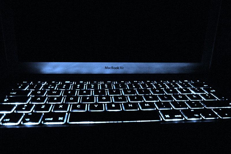 keyboard light on macbook air