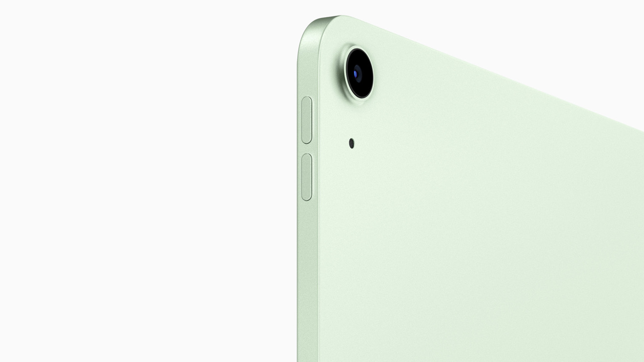 You'll find a single lens on the back of the new iPad