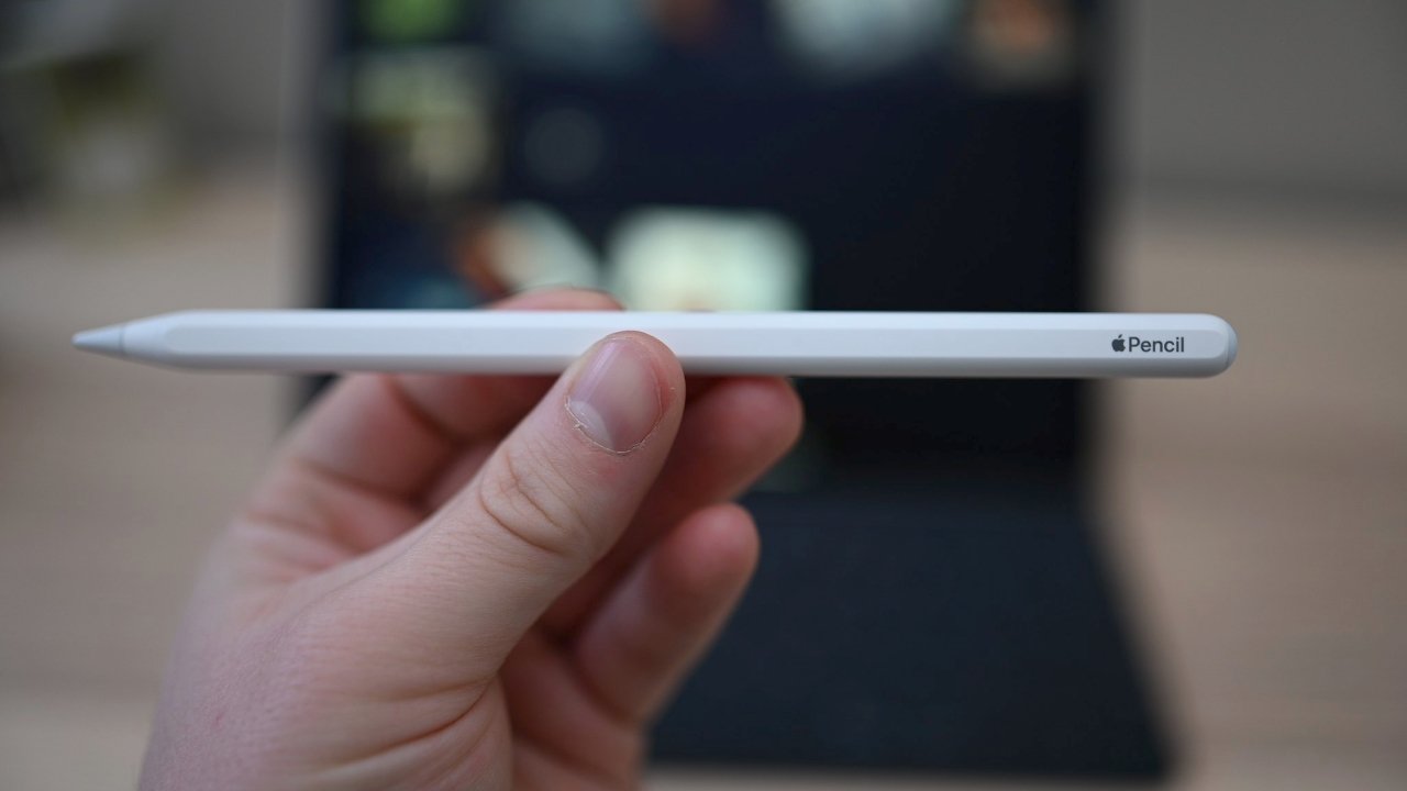 Biaya pensil Apple generasi kedua saat dilampirkan ke iPad