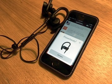 how to pair powerbeats3 with iphone