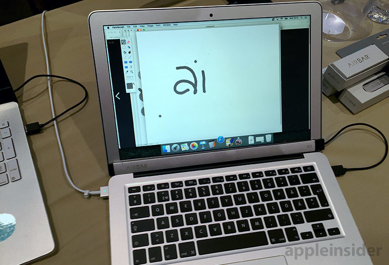 is the air laptop mac touch screen