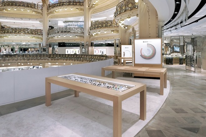 Apple Watch Pop Up Store In Galeries Lafayette Closes One