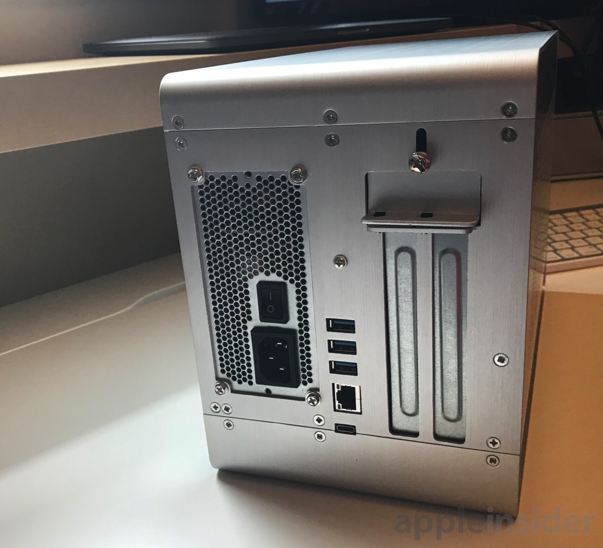 Review: Mantiz MZ-02 enclosure is a stylish Thunderbolt 3 dock and eGPU  enclosure in one | AppleInsider