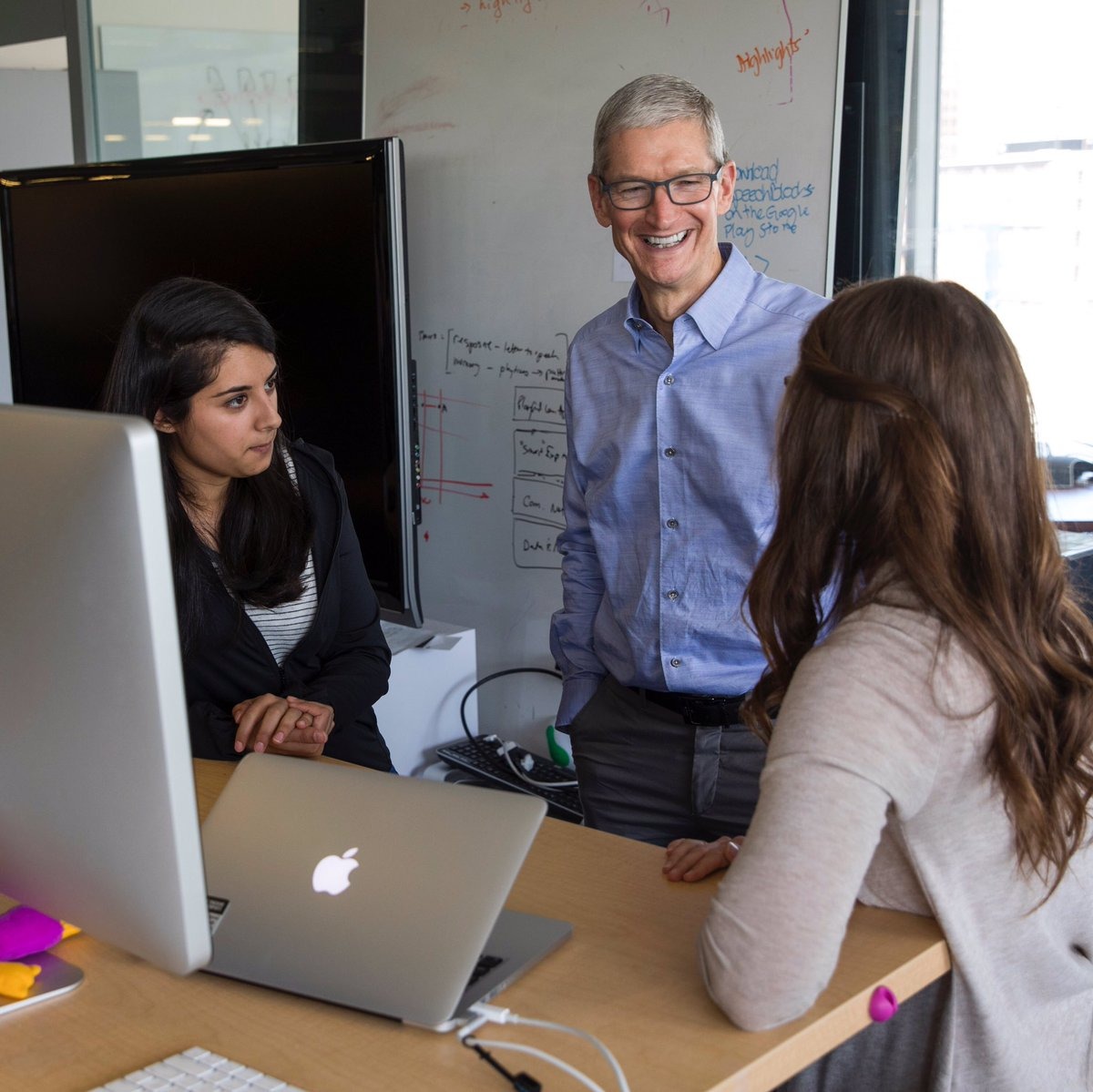 Apple Ceo Tim Cook Shares Photos From Mit Tour Ahead Of Commencement