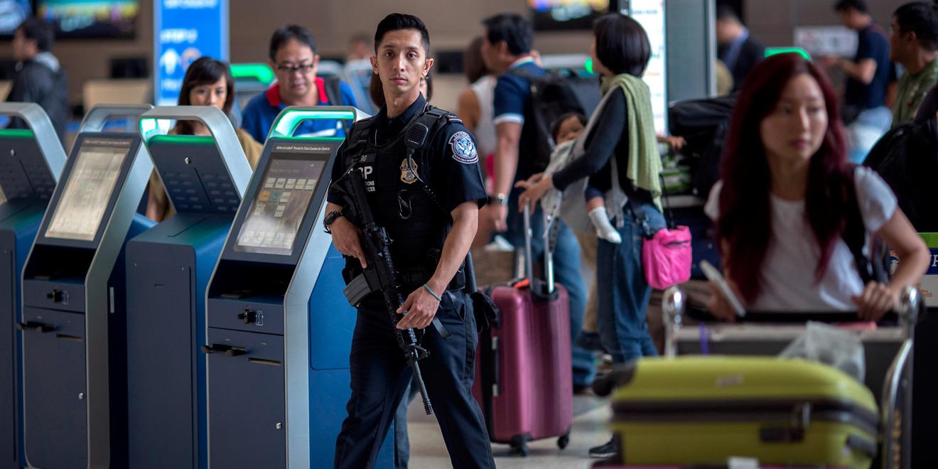 US Customs says it can search iPhones, but not cloud services