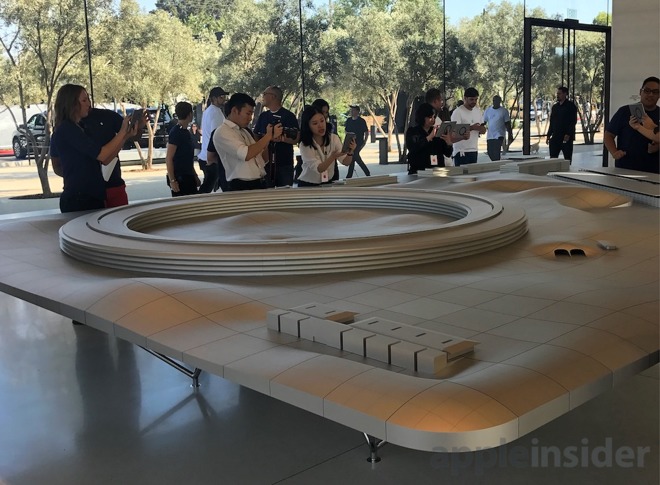 Video A Sneak Peak At Ios 11 Augmented Reality At The Apple Park