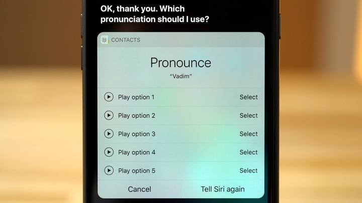 方法: iPhone で名前を正しく発音できるように Siri に教える