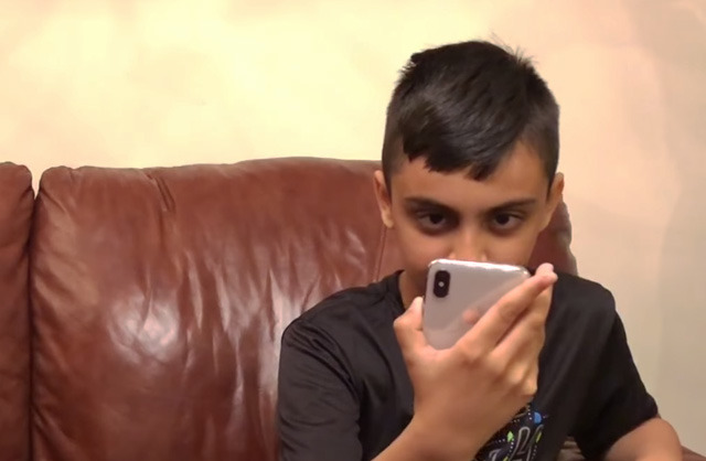 Xnxx Hot Jbrdsti Video - Video shows 10-year-old unlocking mother's iPhone X via Face ID |  AppleInsider