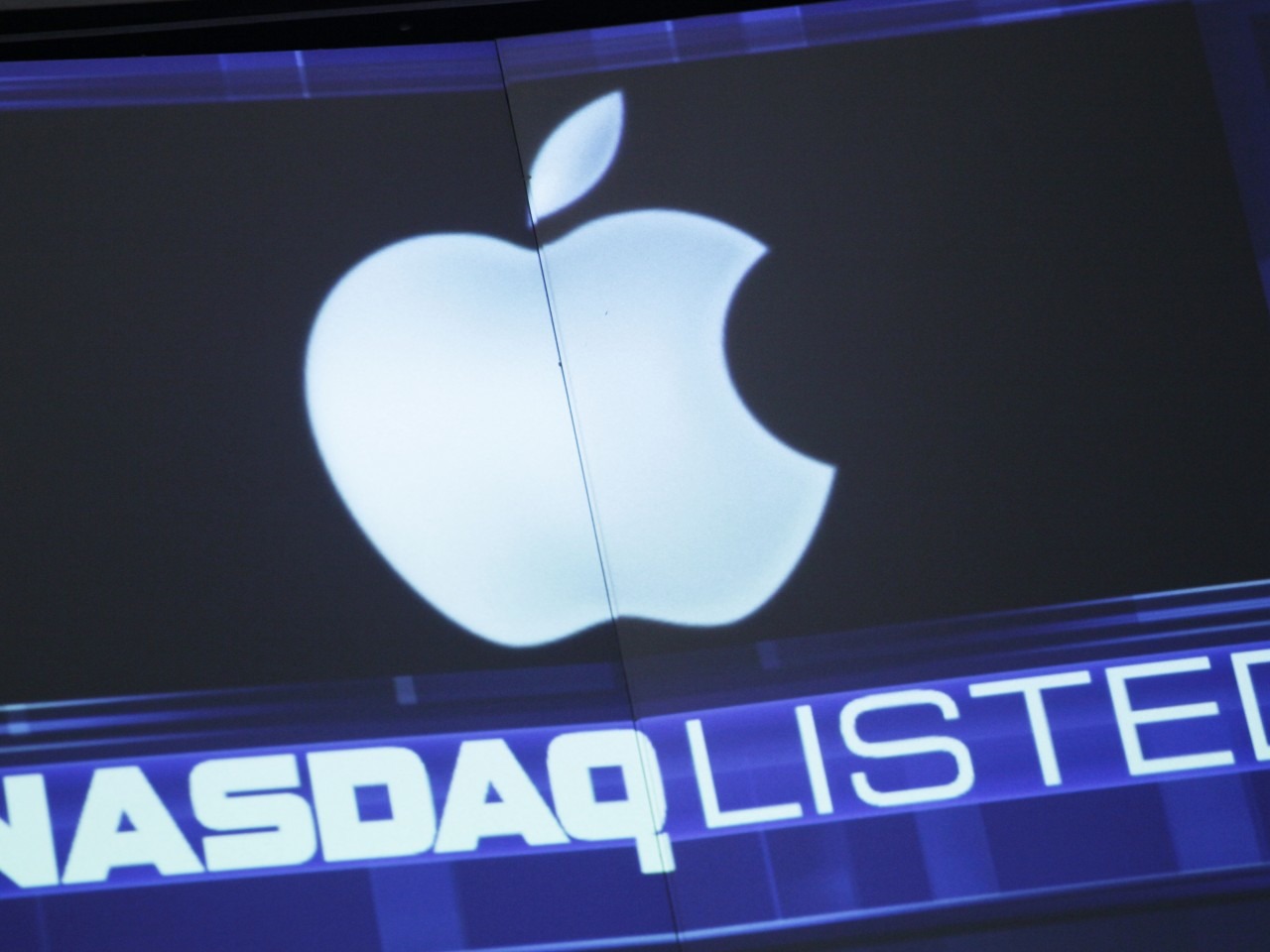 Apple expected to increase stock buyback, grow dividend payments as