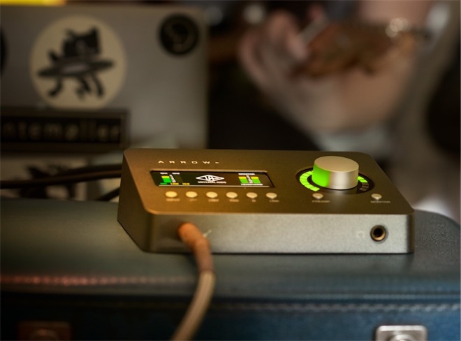 Universal Audio Arrow Thunderbolt 3 with Included Cable IN