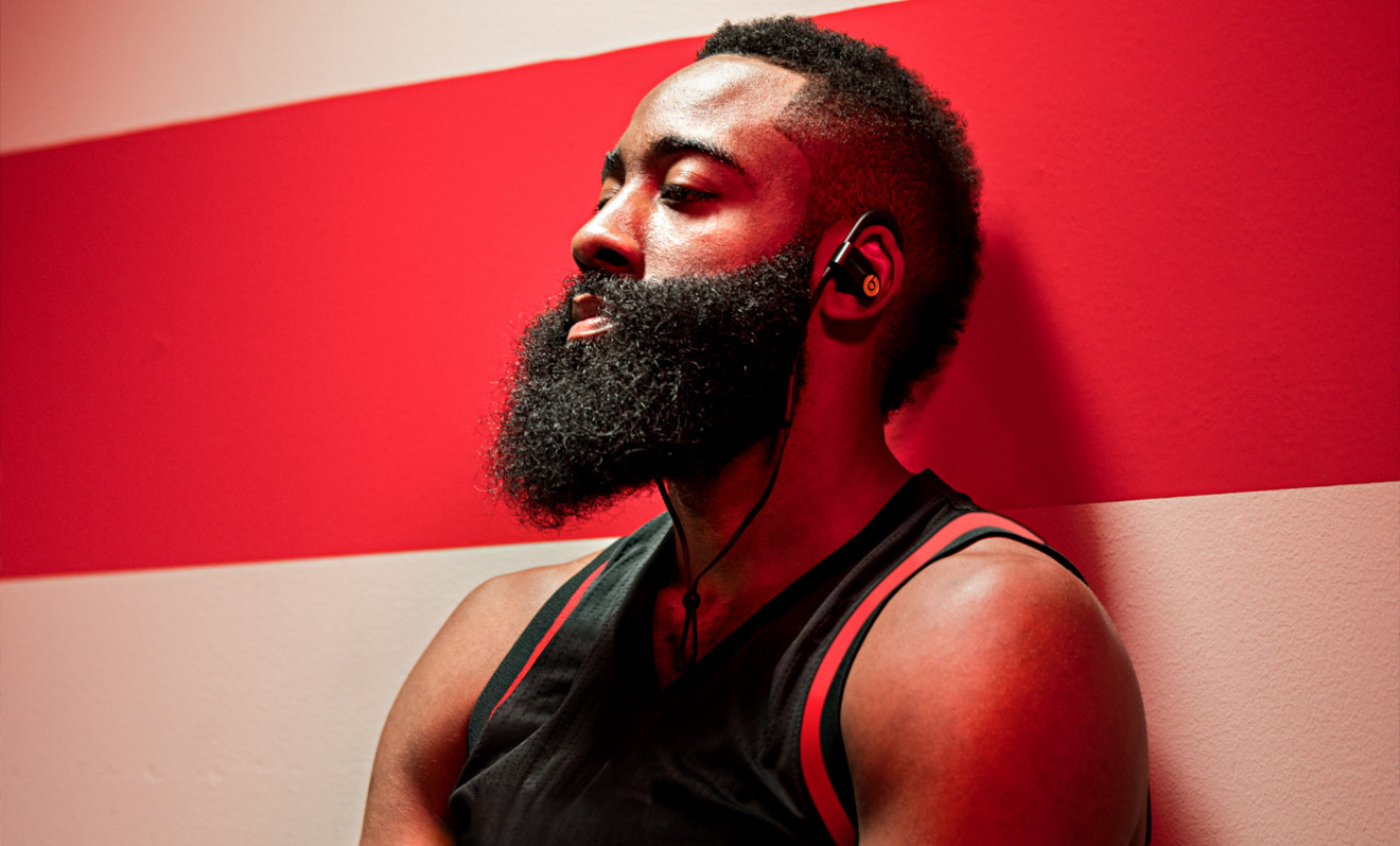 lebron james powerbeats pro