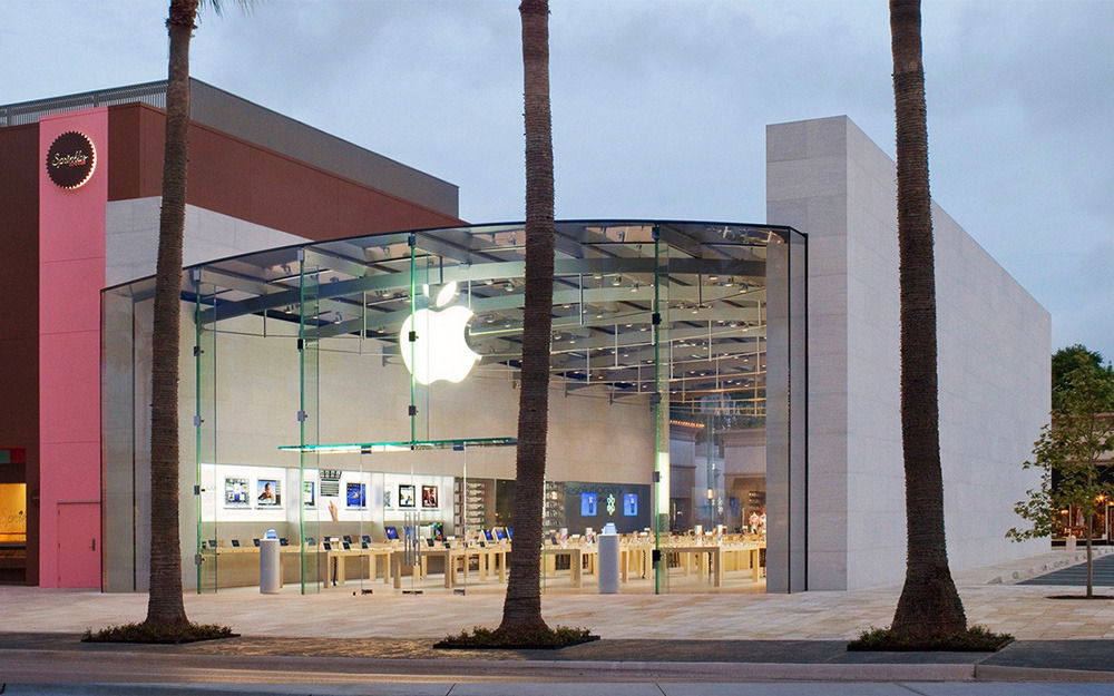 Apple's remodeled flagship Santa Monica store