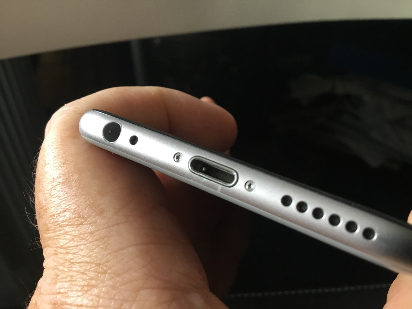 What To Do When Your Lightning Cable Won T Charge Your Iphone Or Ipad Appleinsider