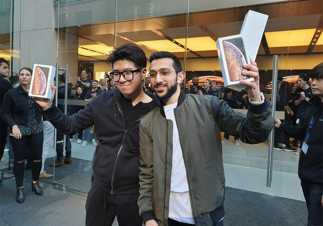 First iPhone XS and XS Max, Apple Watch Series 4 sales Commence in Australia & New Zealand