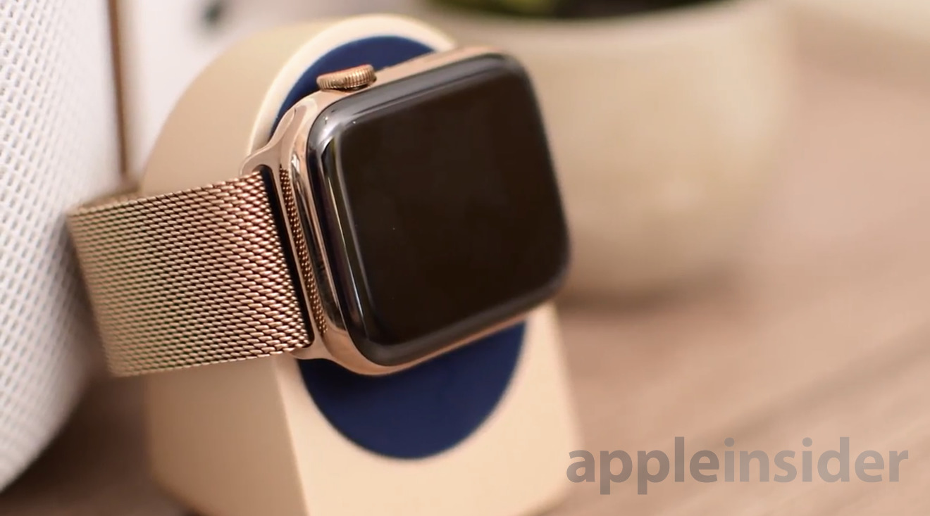 Apple watch 8 stainless steel gold