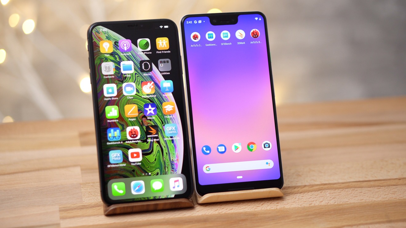 iPhone XS Max (left) and the Pixel 3 XL (right)