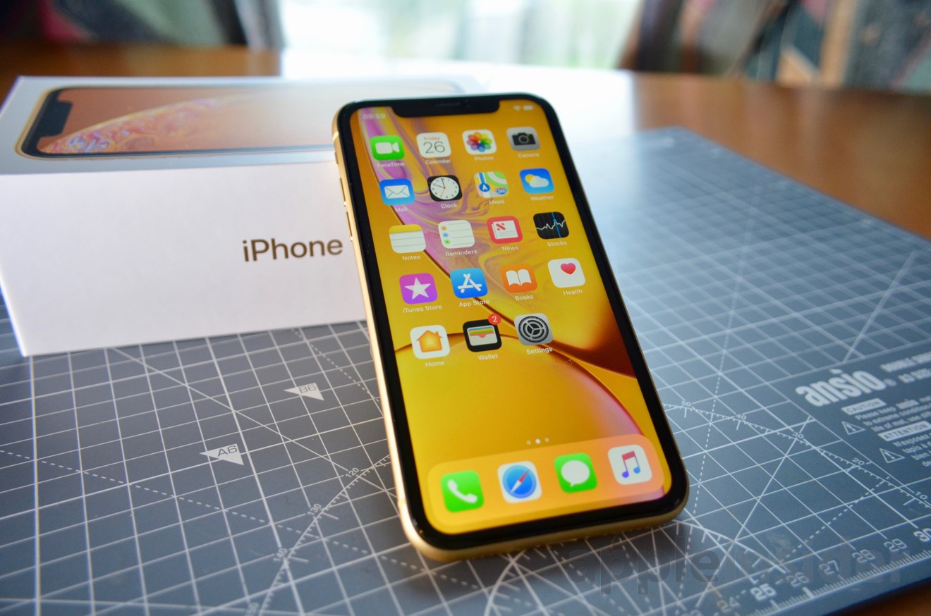 Hands on: Apples iPhone XR brings color and value to the 2018 lineup