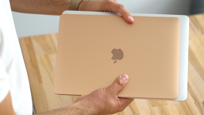 Comparing the sizes of the 2017 and 2018 MacBook Air