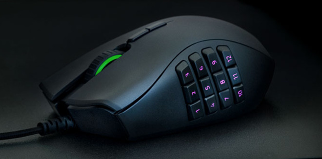 Razer Naga Trinity mouse with optional 12-button side panel inserted