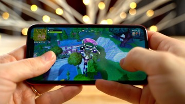 A dimming issue in Fortnite for the iPhone XR
