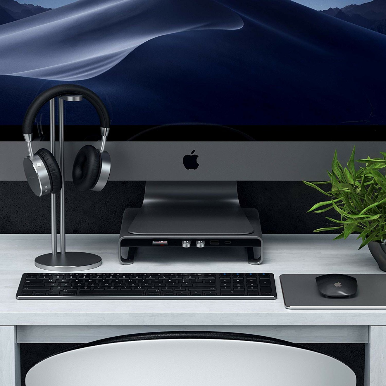 photo of Satechi ships USB-C Stand Hub for iMac, adding forward-facing legacy ports image