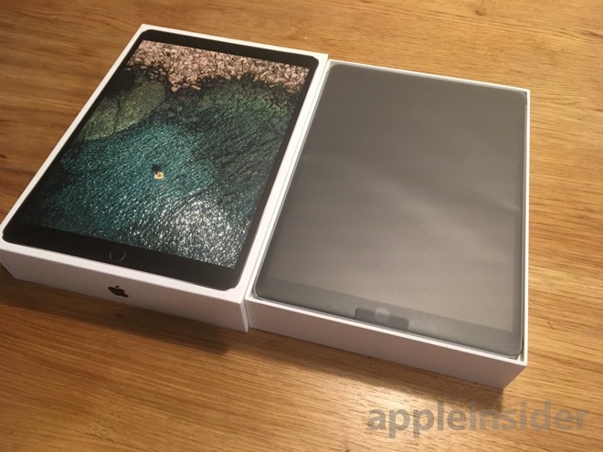 Unboxing the new iPad Pro (and looking for bending)