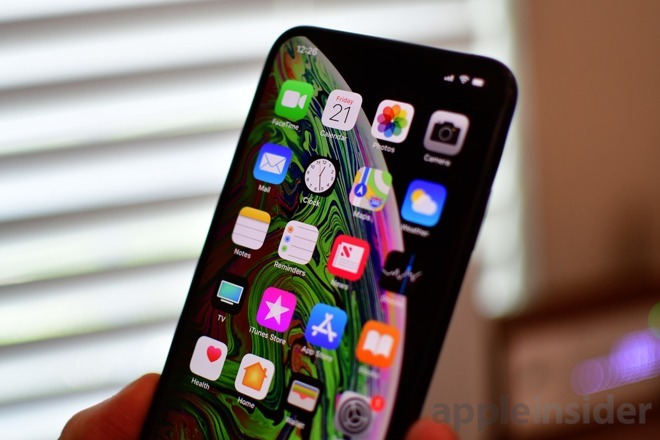 The iPhone XS Max's OLED display
