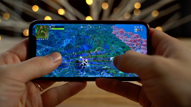 Playing Fortnite on the iPhone XR