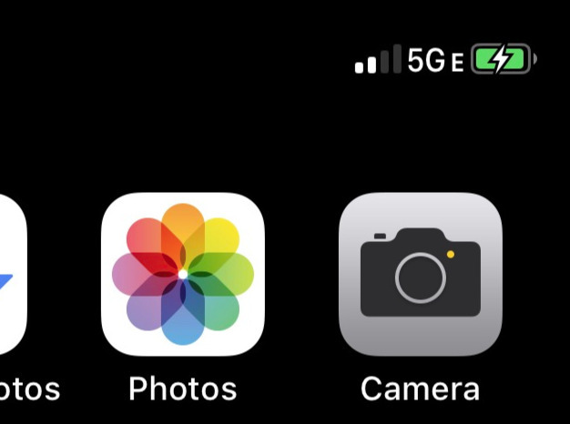 The 5G E connectivity logo on an iPhone running the second iOS 12.2 beta(via u/JrB11784 on Reddit)