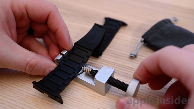 Nomad titanium Apple Watch band removing links