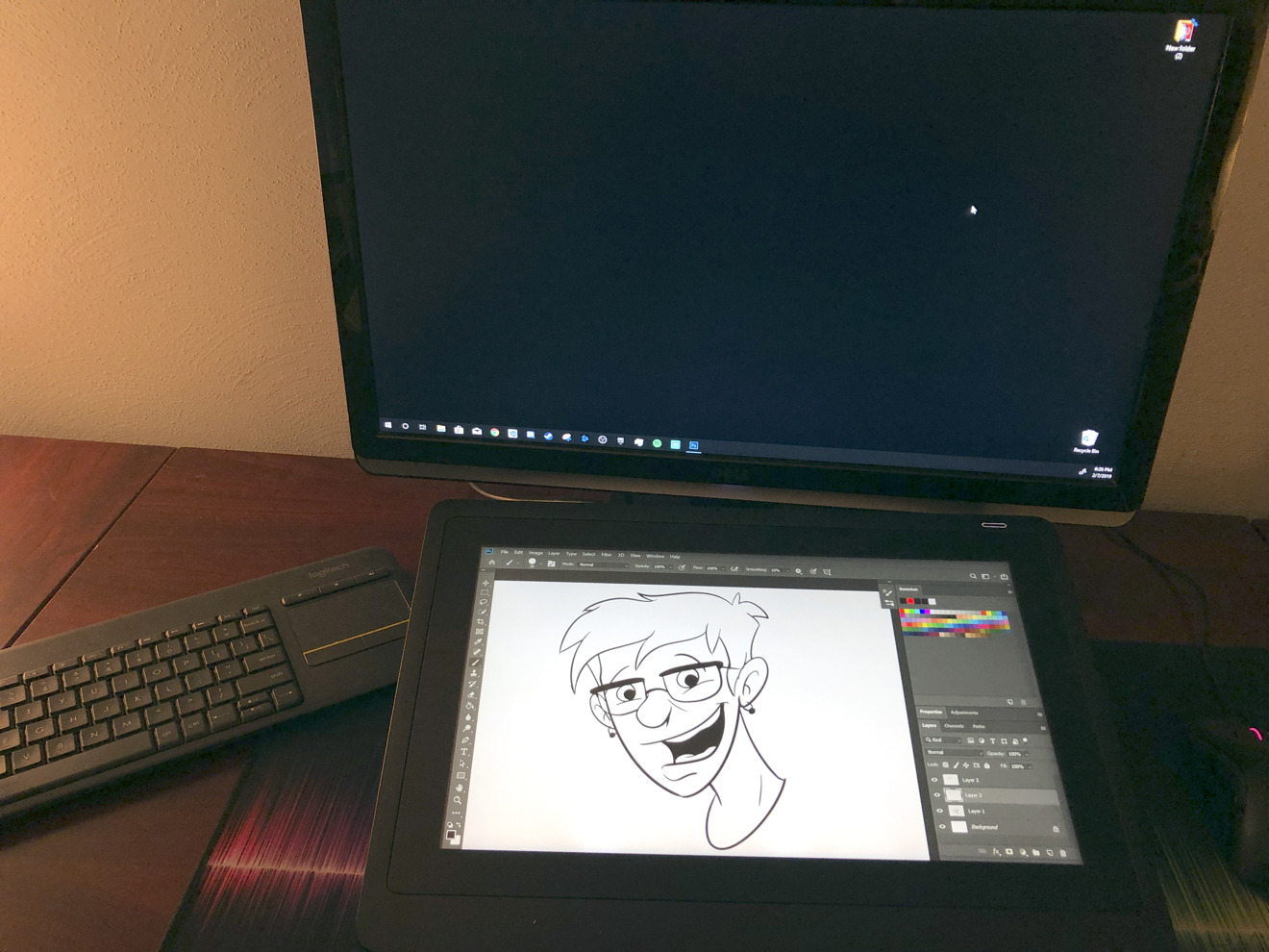 Yes, the Cintiq 16 works on Windows too