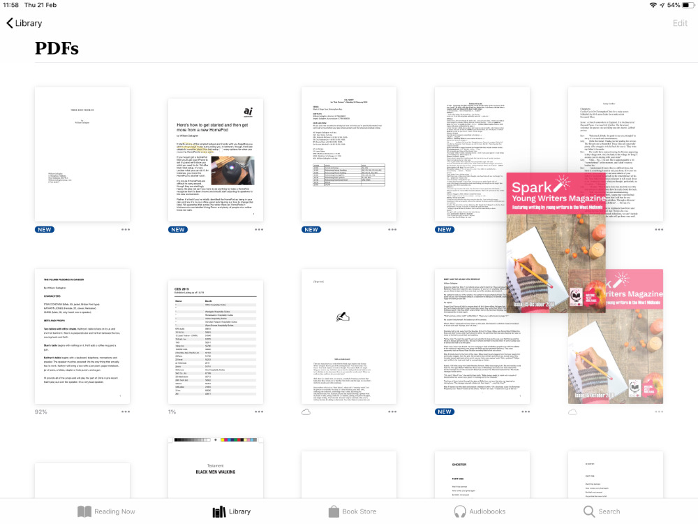 Apple's Books tiene poca organización pero le permite arrastrar para reordenar archivos PDF