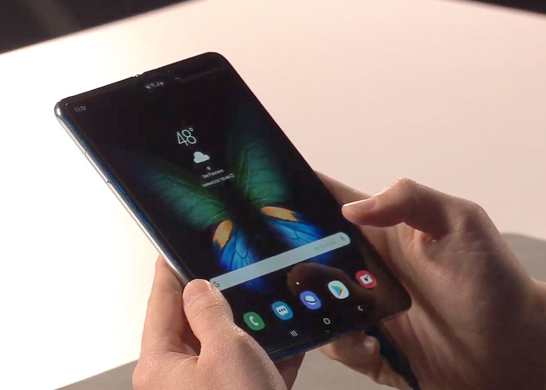 Samsung's Infinity Flex Display Smartphone Transforms Into a 7.3