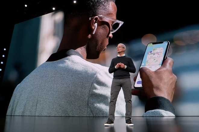 Tim Cook introduces Apple Card