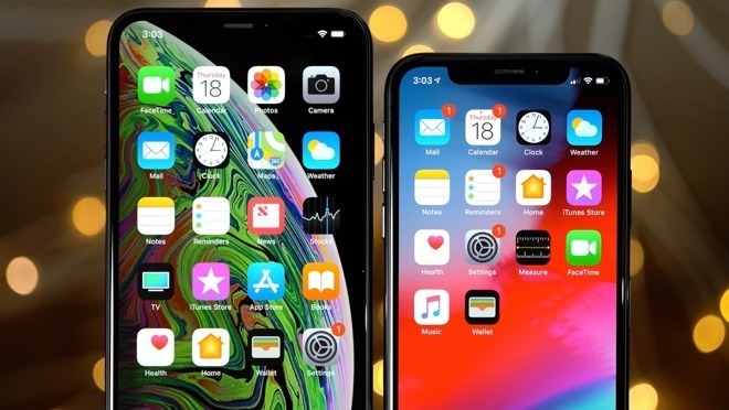 iPhone XS Max (left) with an iPhone X (right)