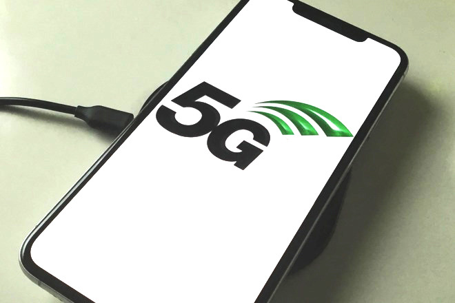 5G iPhone mockup