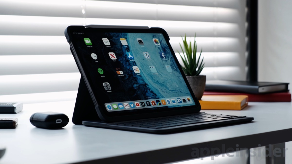 onaangenaam verdiepen doel Which to buy - Apple Smart Keyboard Folio vs Logitech Slim Folio Pro |  AppleInsider