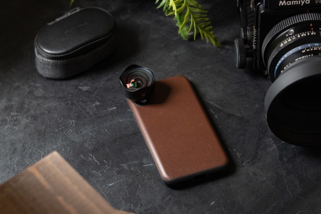 Nomad Rugged Case with a Moment lens