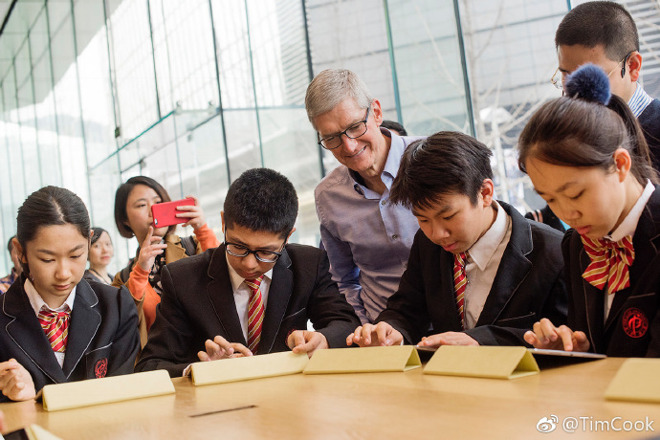 Tim Cook in China