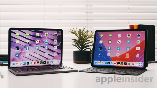 Brydge Pro (Left) and Apple Smart Keyboard (Right) - 11-inch iPad Pro