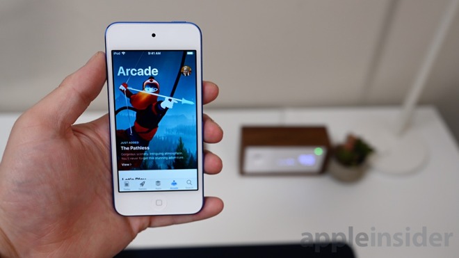 iPod touch (2019) promoting Apple Arcade