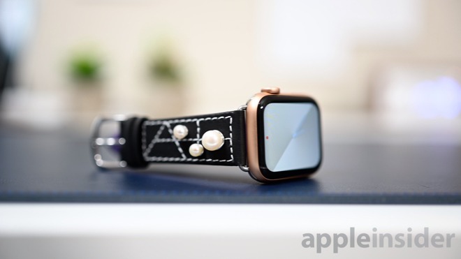 Chalonne luxury Apple Watch band made of Napa leather & freshwater pearls