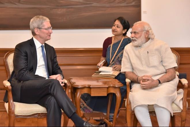 Apple CEO Tim Cook with India Prime Minister Narendra Modi